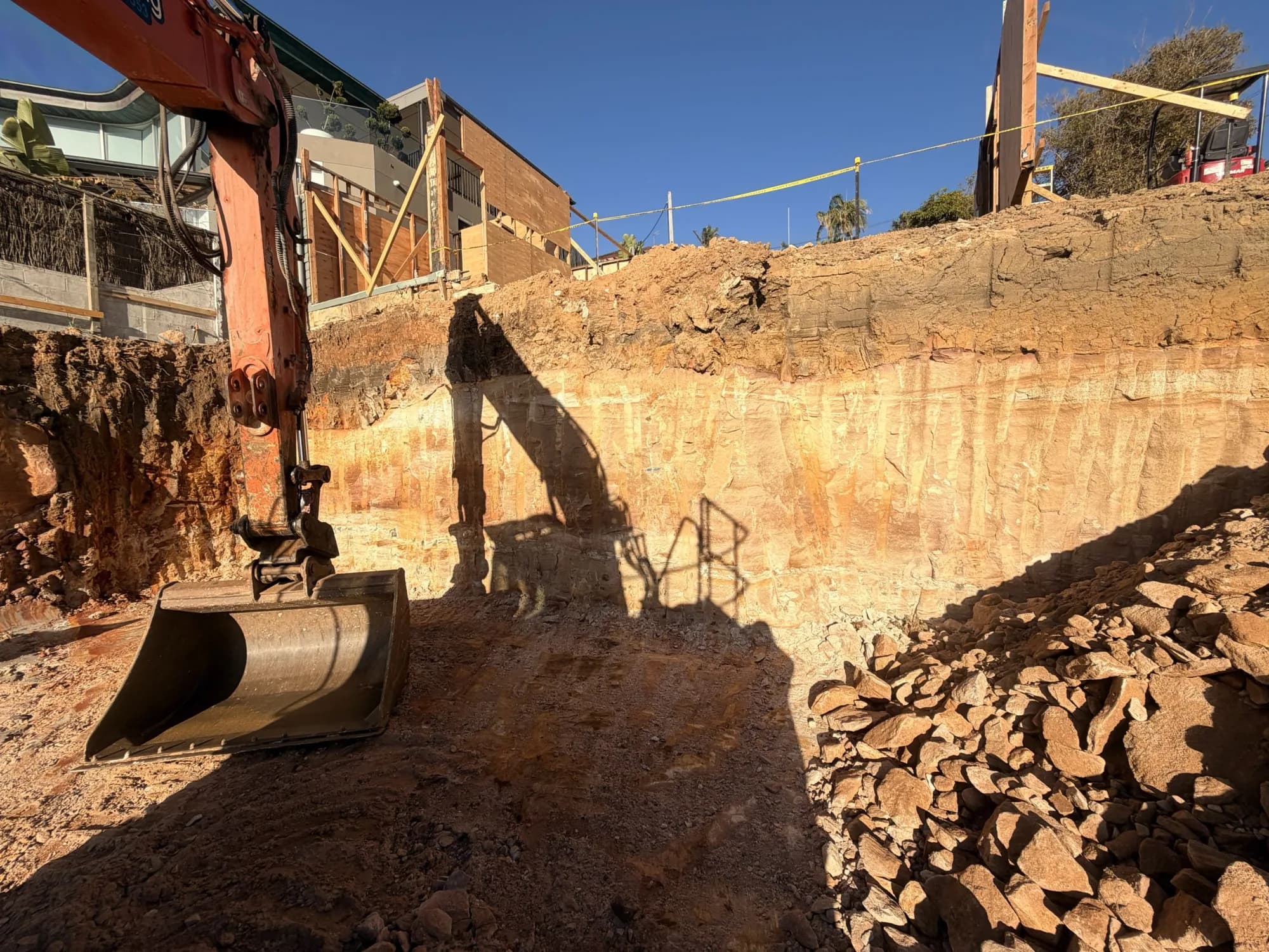 Varloch excavation cut into Sydney sandstone for a residential basement