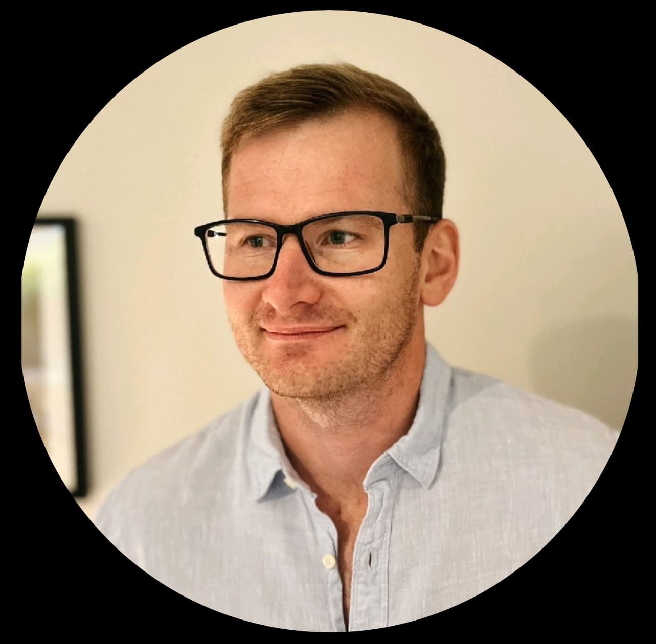 I'm Kobus Smit, Founder and Director of Varloch Design. I'm passionate about creating considered homes and guiding clients through every step of the journey.